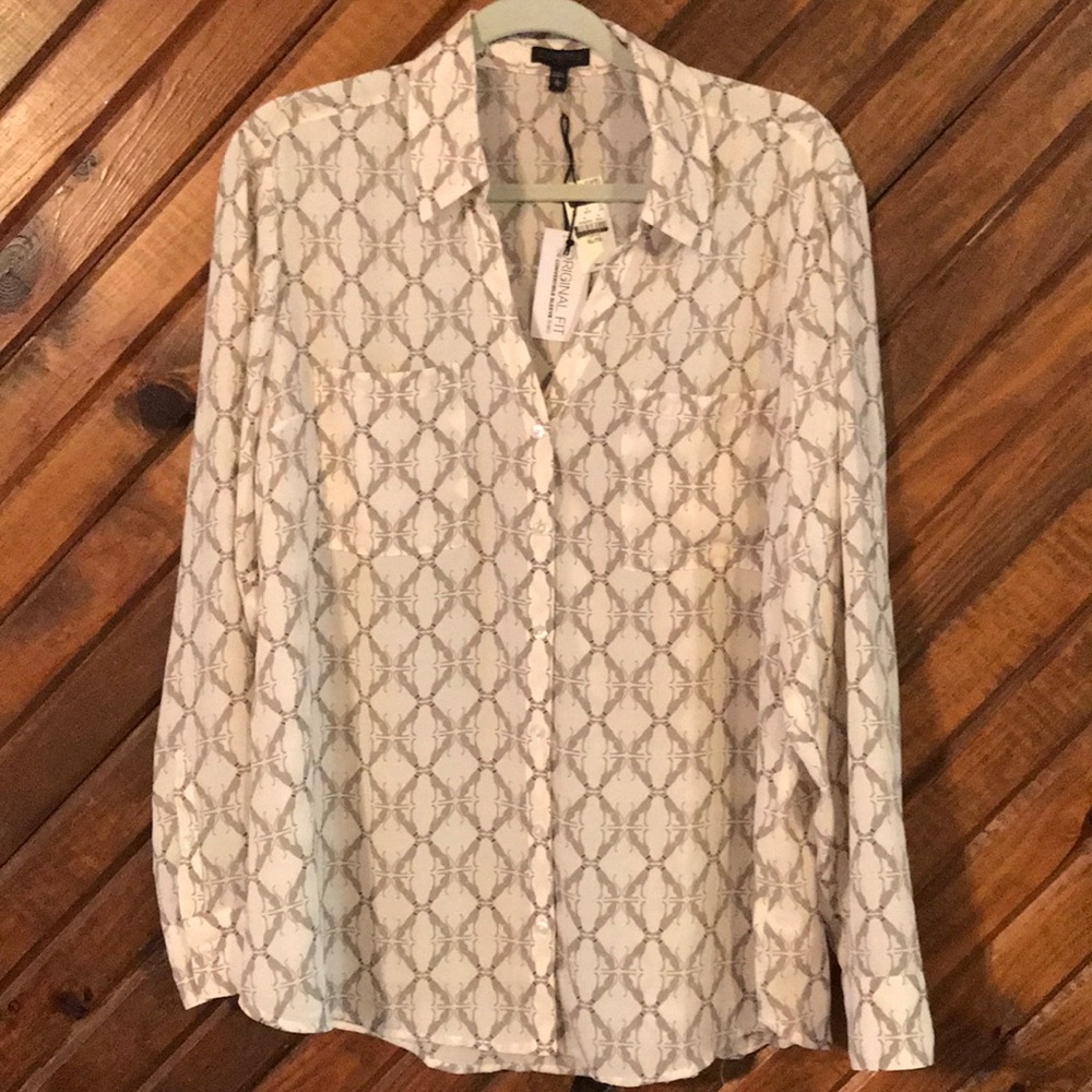 Button down blouse. Dog print. Versatile sleeves